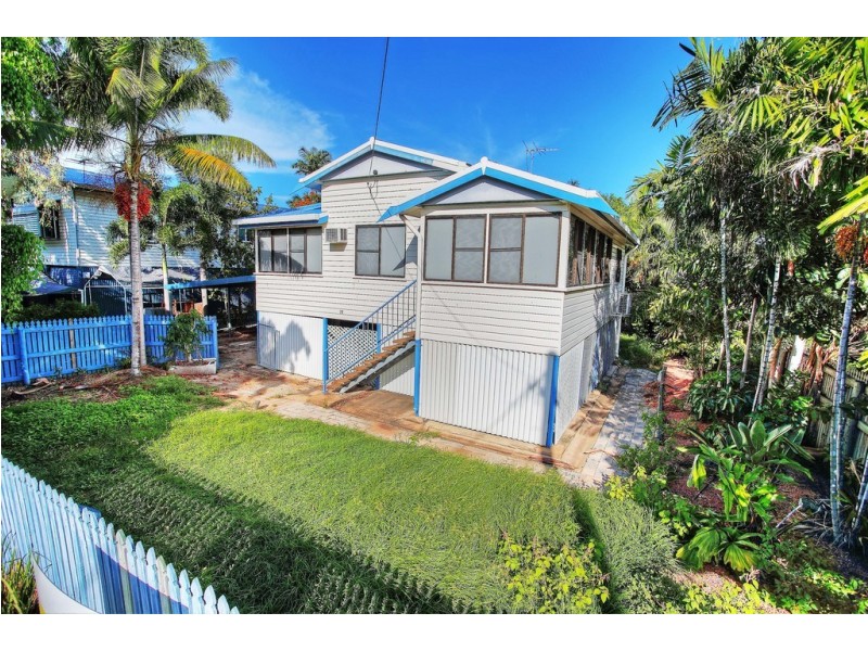 19 Whyte Street, Hermit Park QLD 4812