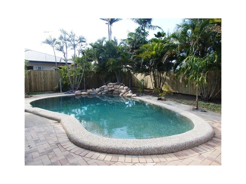 8 Carlo Court, Kelso QLD 4815