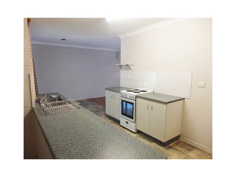 8 Carlo Court, Kelso QLD 4815