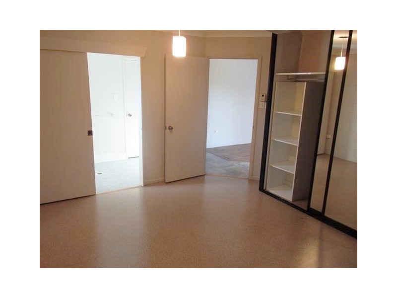 8 Carlo Court, Kelso QLD 4815