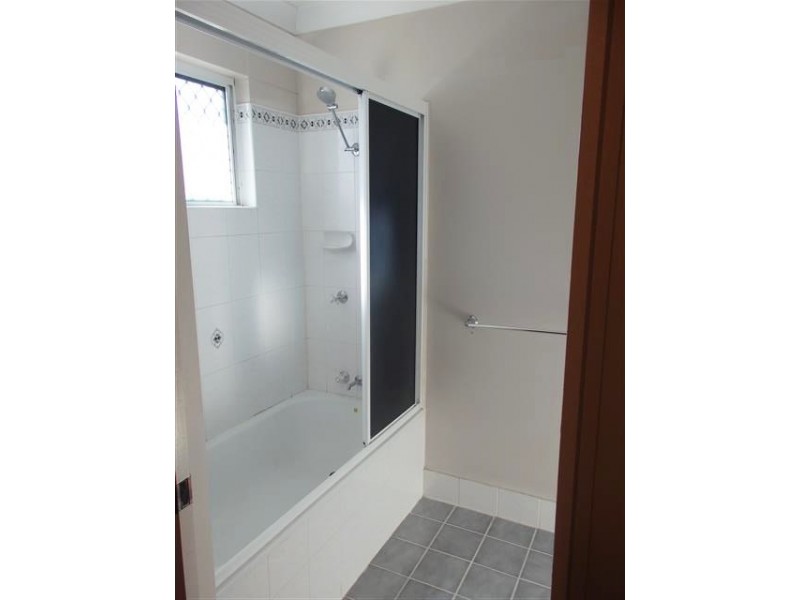 8 Carlo Court, Kelso QLD 4815