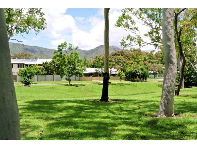 17 Chauncy Crescent, Douglas QLD 4814