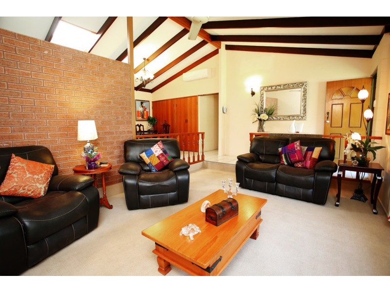 17 Chauncy Crescent, Douglas QLD 4814