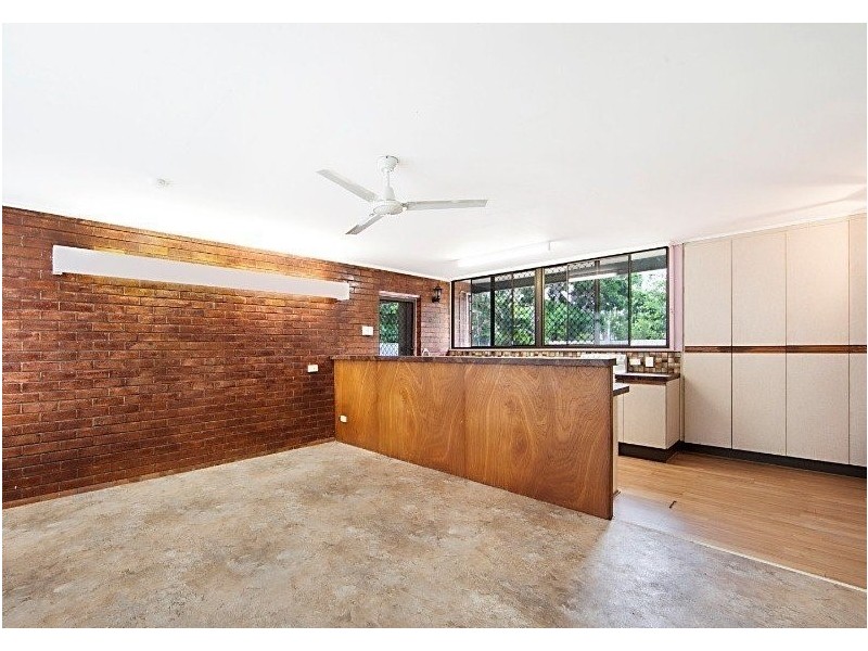 2/15 Lindeman Avenue, Cranbrook QLD 4814
