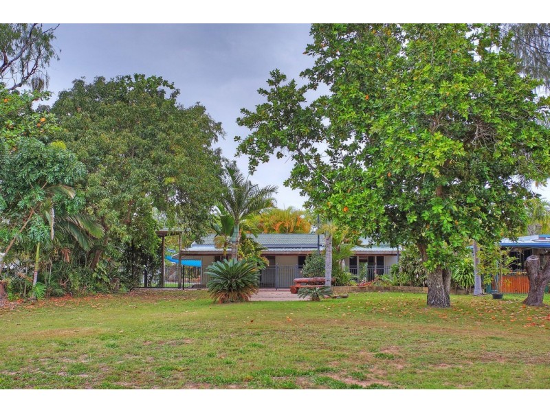 28 The Esplanade, Toolakea QLD 4818