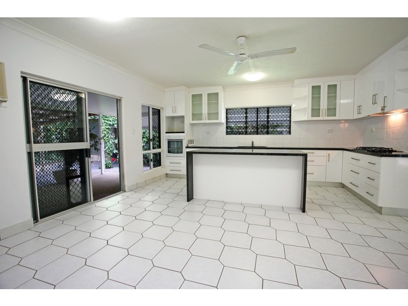 28 The Esplanade, Toolakea QLD 4818
