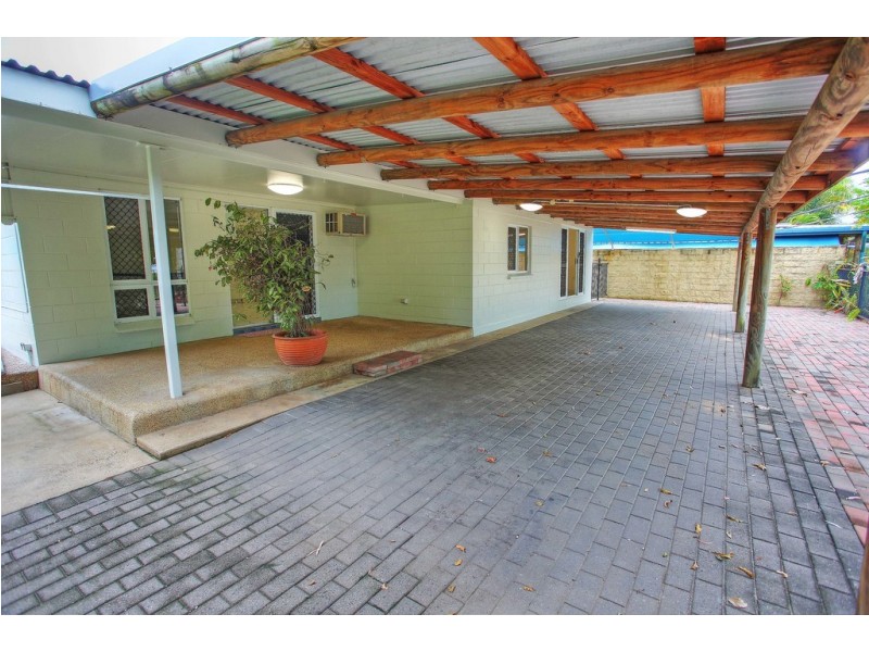 28 The Esplanade, Toolakea QLD 4818