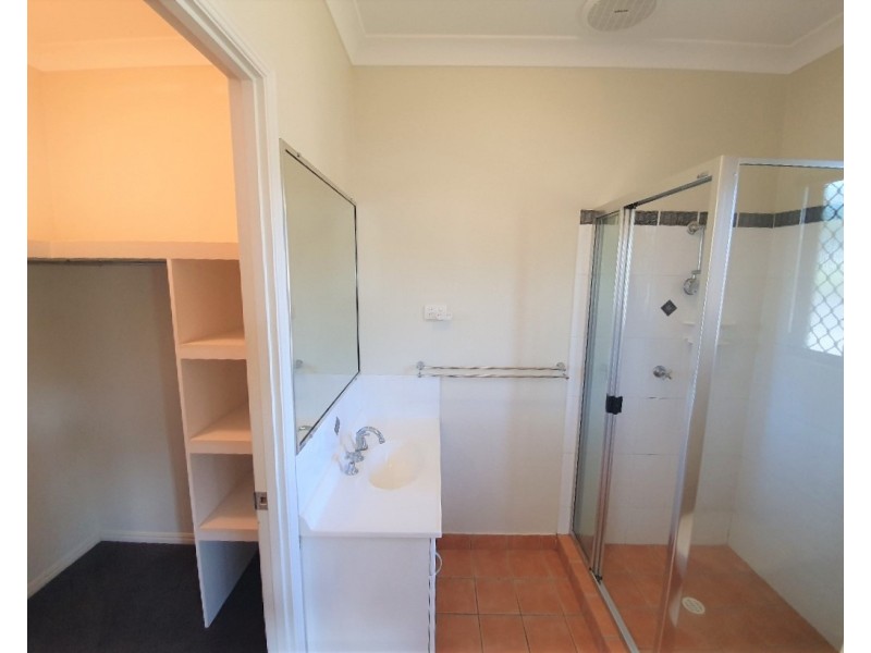 2 Estuary Parade, Douglas QLD 4814