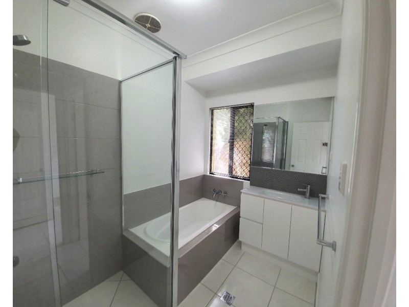 2 Estuary Parade, Douglas QLD 4814