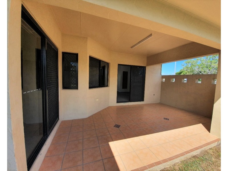 2 Estuary Parade, Douglas QLD 4814