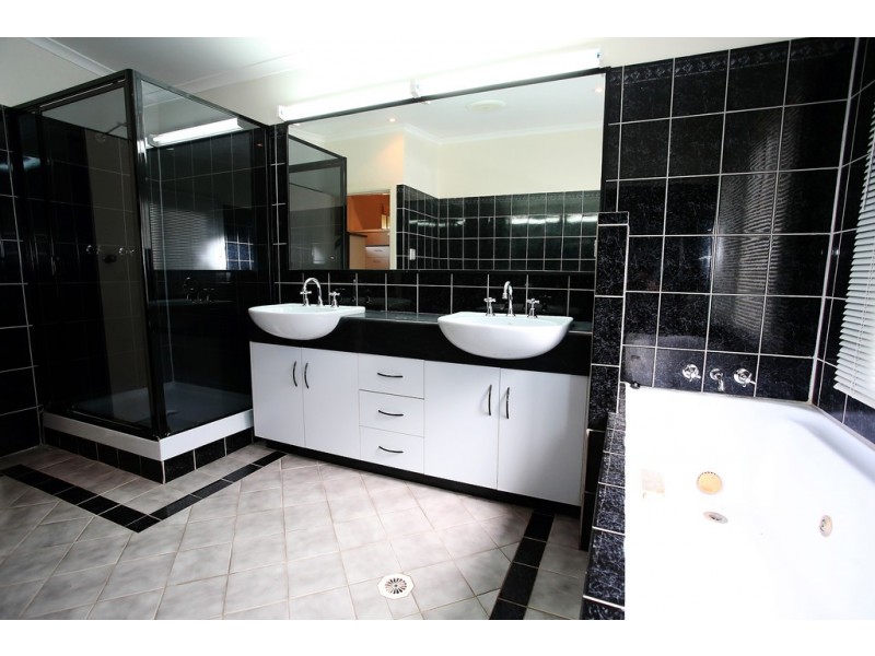 53 Seventh Street, Railway Estate QLD 4810