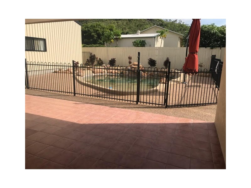 9 Monaro Circuit, Mount Louisa QLD 4814