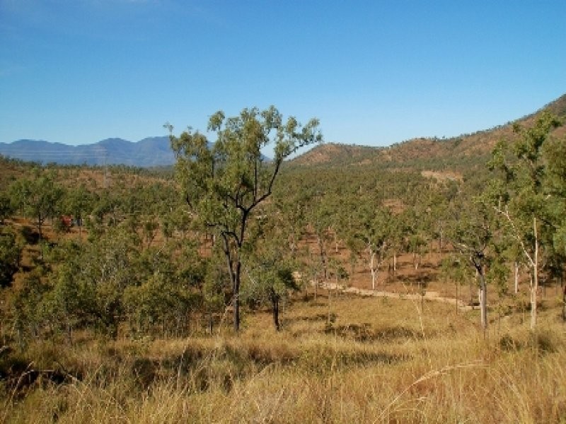 176 Chisholm Trail, Oak Valley QLD 4811