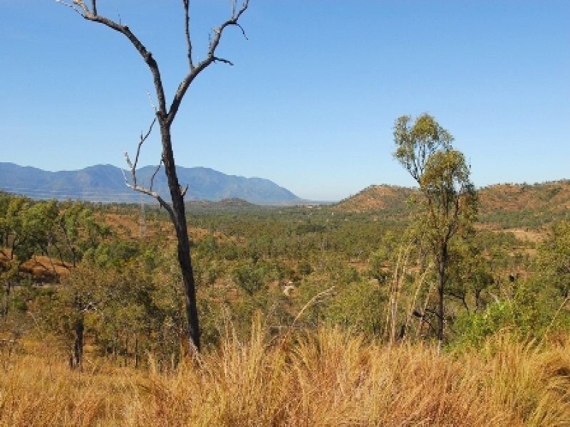 176 Chisholm Trail, Oak Valley QLD 4811