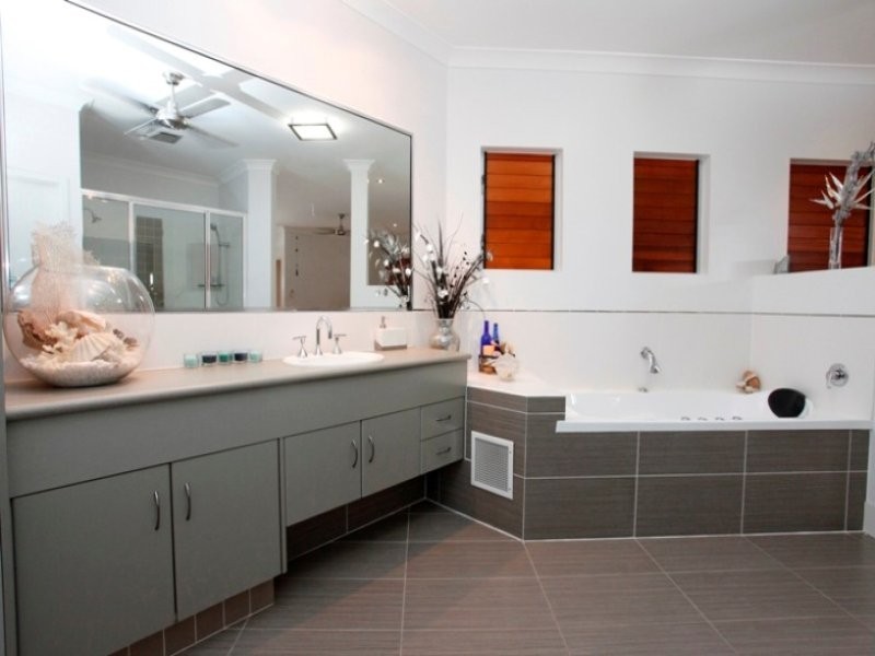 2 Marita Court, Bushland Beach QLD 4818