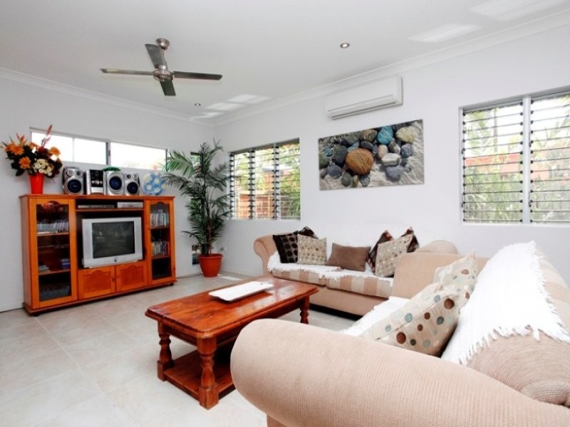 2 Marita Court, Bushland Beach QLD 4818