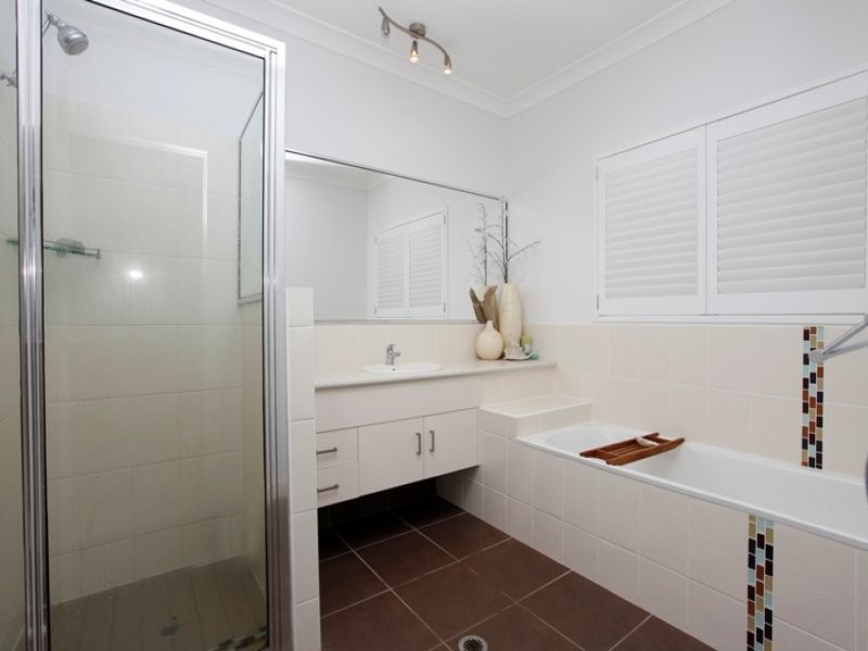 2 Marita Court, Bushland Beach QLD 4818
