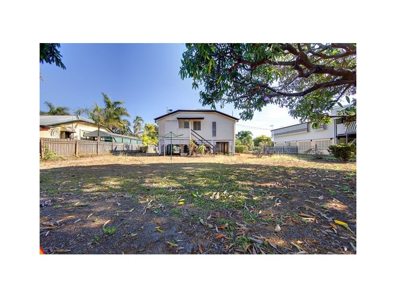 14 Gleeson Street, Hermit Park QLD 4812