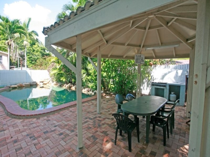 25 Lindsay Street, Rosslea QLD 4812