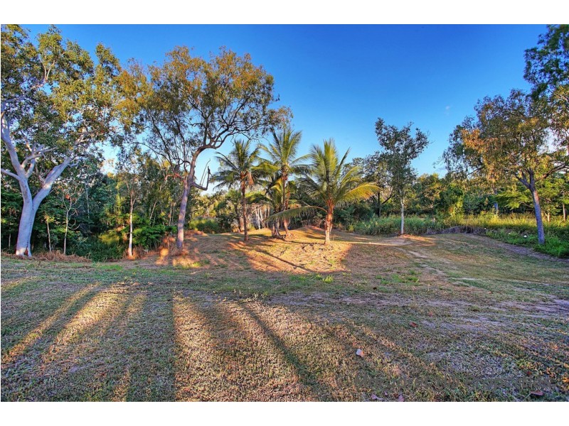 60 Toolakea Beach Road, Bluewater QLD 4818