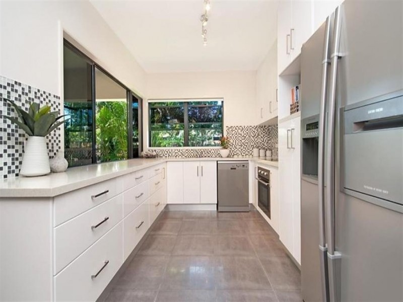 9 Campbell Street, Hermit Park QLD 4812