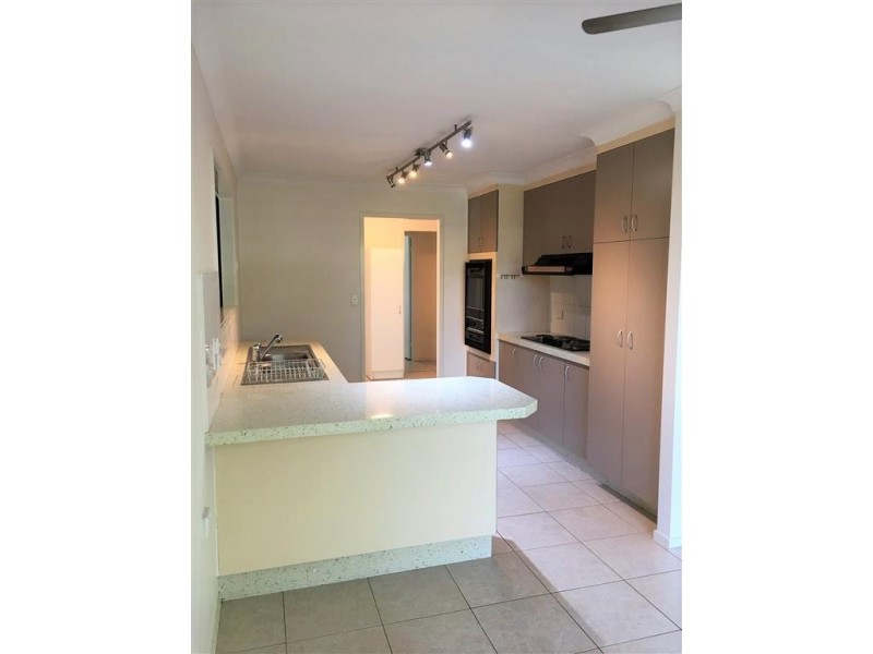 27 Malbon Road, Kirwan QLD 4817
