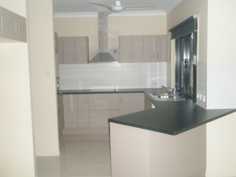 1 Dampier Crescent,, Burdell QLD 4818