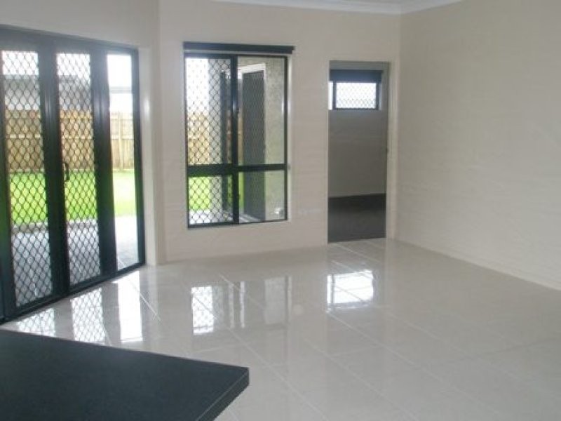 1 Dampier Crescent,, Burdell QLD 4818