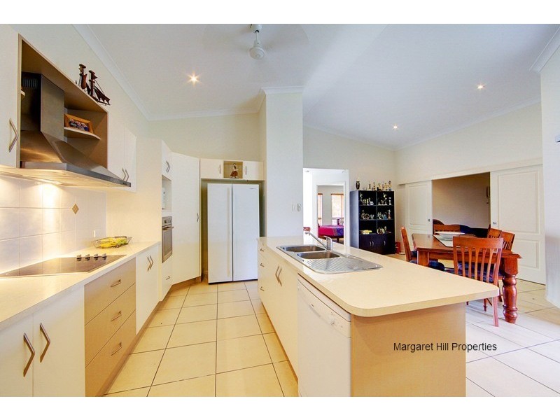 14 Parklands Drive, Mount Louisa QLD 4814