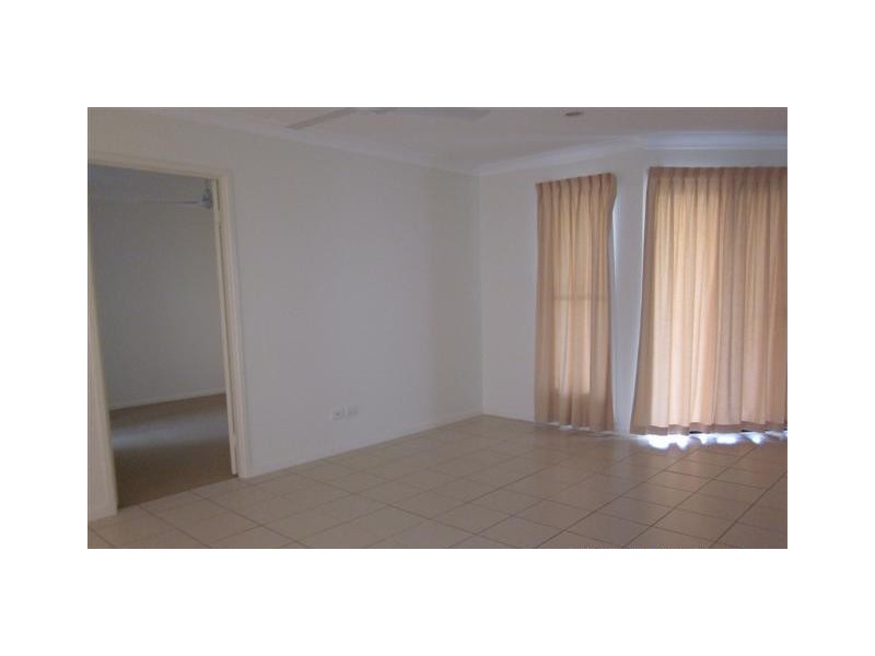 11 Ripon Court, Mount Low QLD 4818