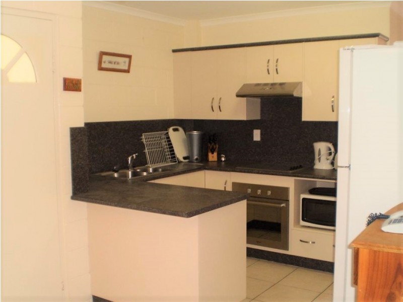 4/7 Warburton Street, North Ward QLD 4810