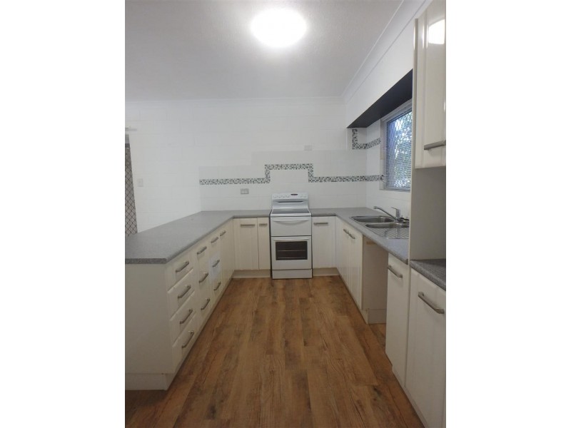 1/19 Second Avenue, Railway Estate QLD 4810