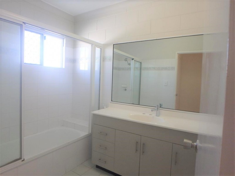 1/19 Second Avenue, Railway Estate QLD 4810