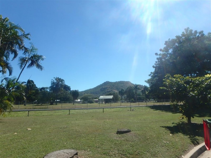 1/19 Second Avenue, Railway Estate QLD 4810