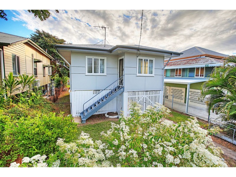 20 Railway Avenue, Railway Estate QLD 4810
