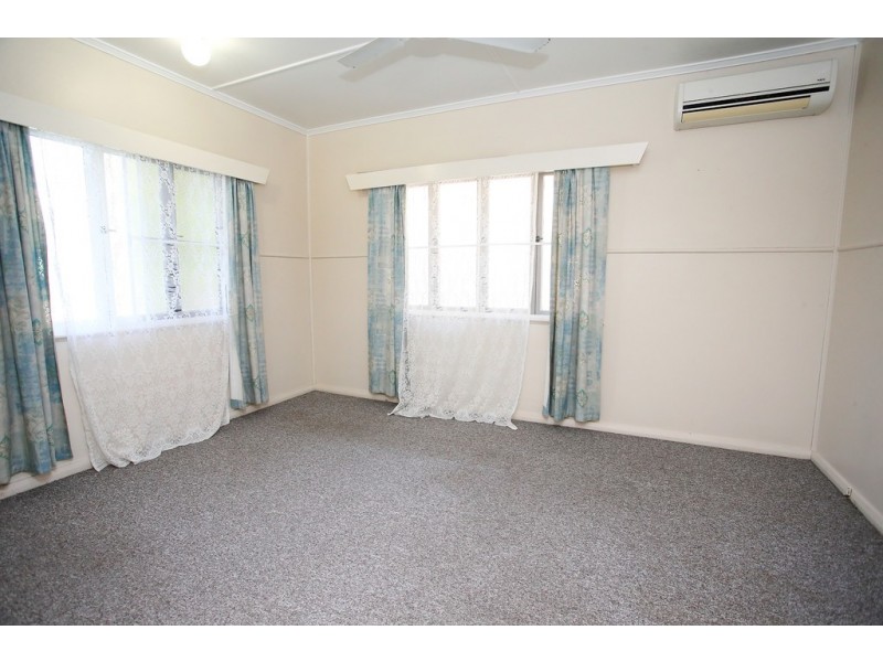 20 Railway Avenue, Railway Estate QLD 4810