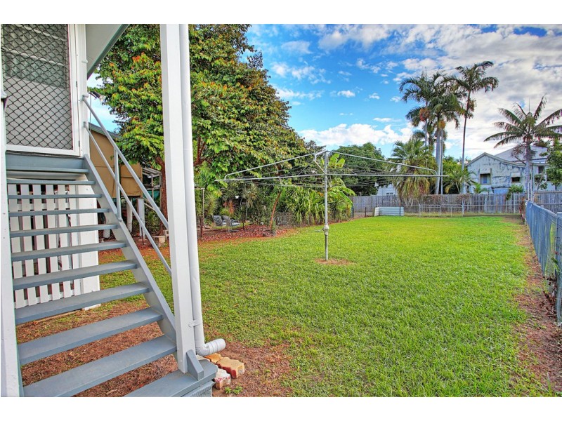 20 Railway Avenue, Railway Estate QLD 4810