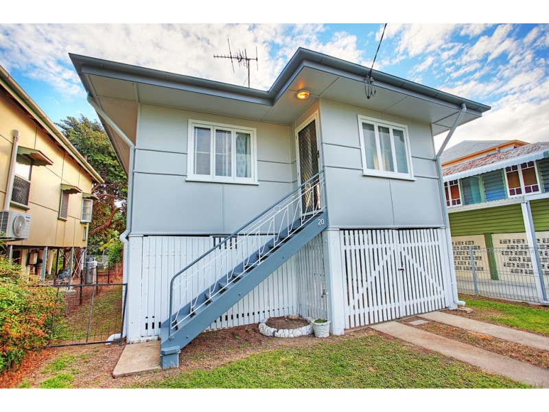 20 Railway Avenue, Railway Estate QLD 4810