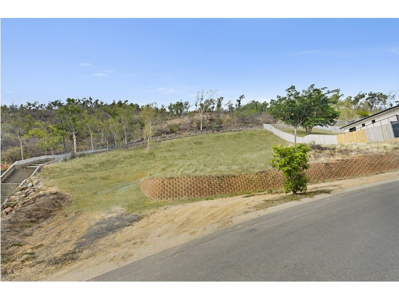 25-27 Kallanda Street, Mount Louisa QLD 4814