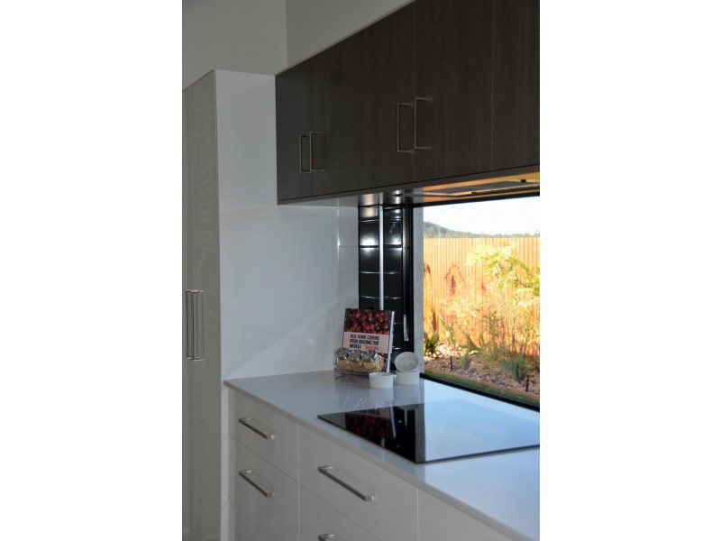 11 Featherwood Street, Mount Low QLD 4818