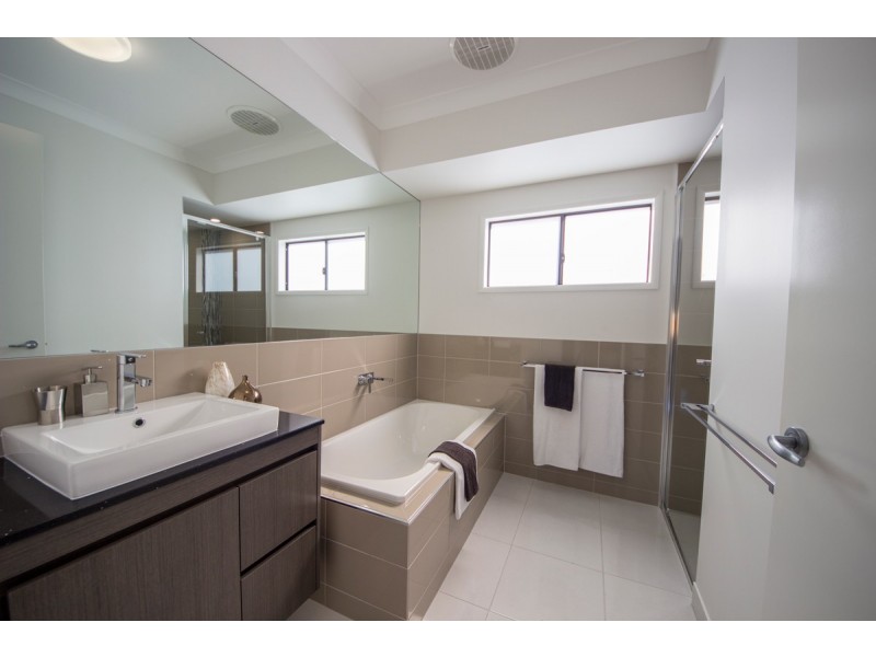 11 Featherwood Street, Mount Low QLD 4818