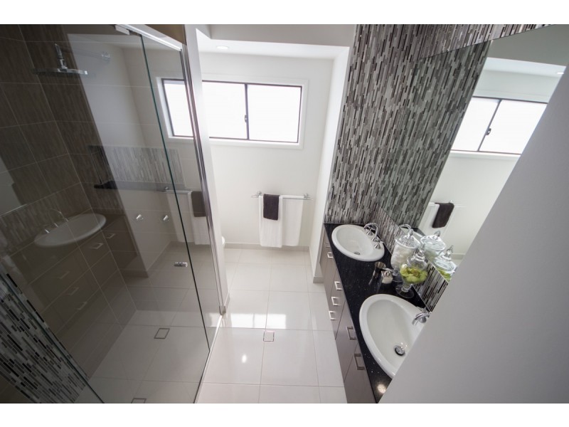 11 Featherwood Street, Mount Low QLD 4818