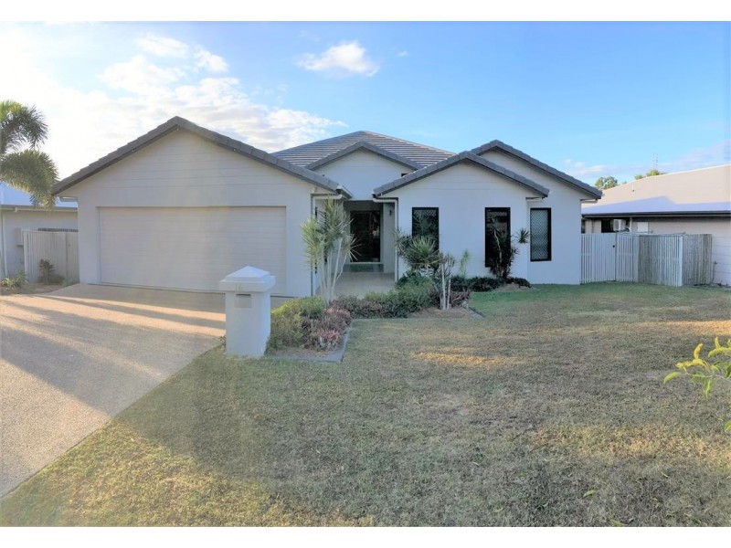 16 Hillock Crescent, Bushland Beach QLD 4818