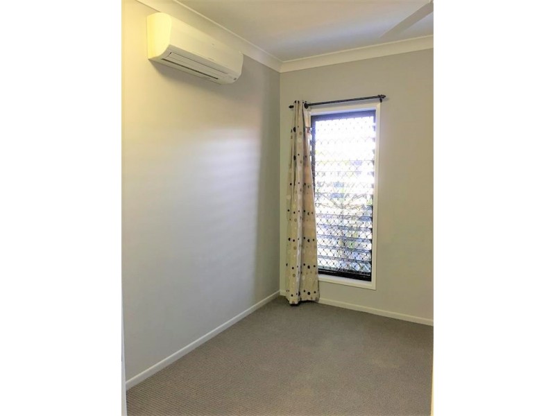 16 Hillock Crescent, Bushland Beach QLD 4818