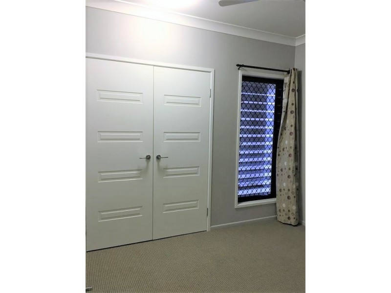 16 Hillock Crescent, Bushland Beach QLD 4818