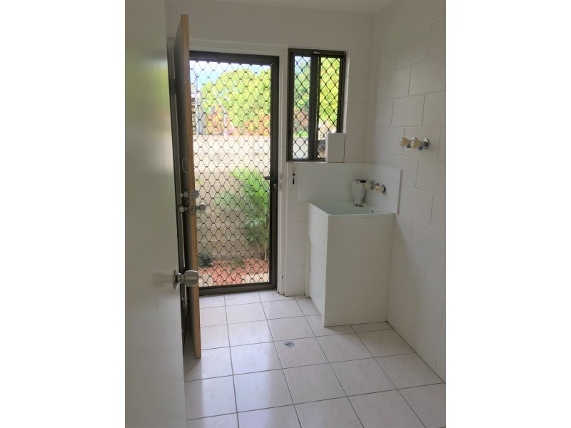 2/68 Robertson Street, Railway Estate QLD 4810