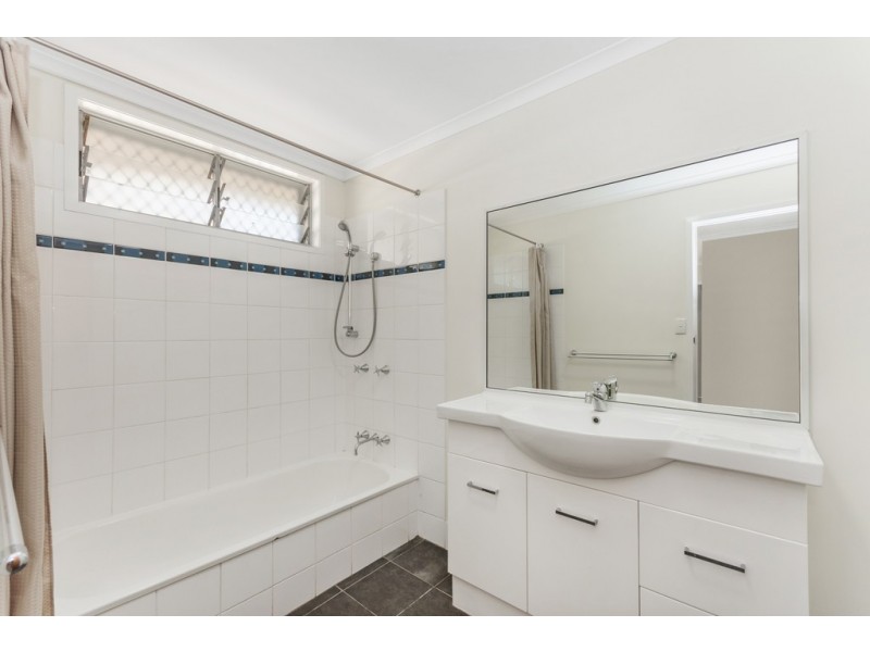 4 Mott Street, Heatley QLD 4814