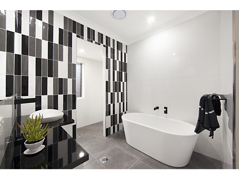 6 Featherwood Street, Mount Low QLD 4818