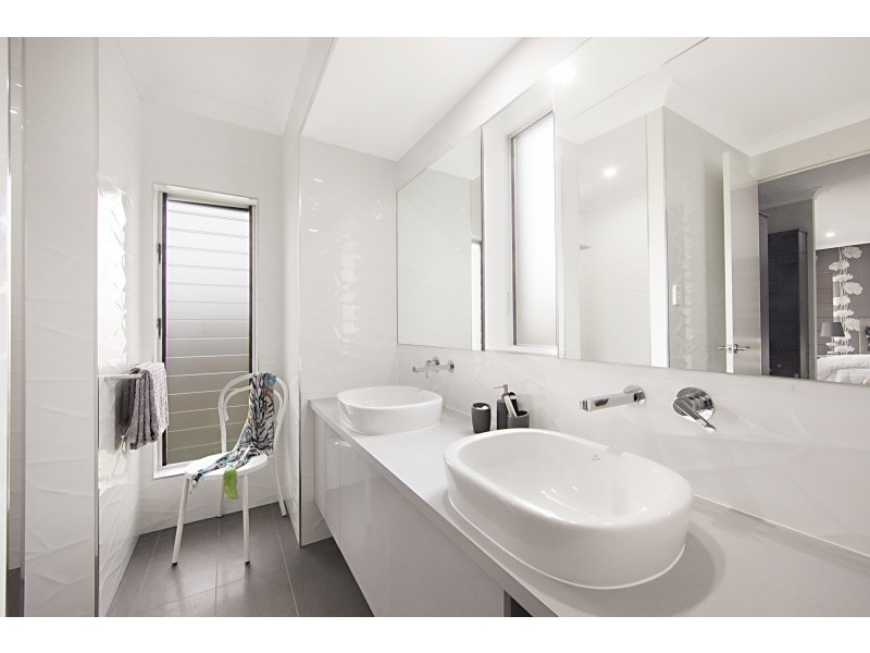 6 Featherwood Street, Mount Low QLD 4818