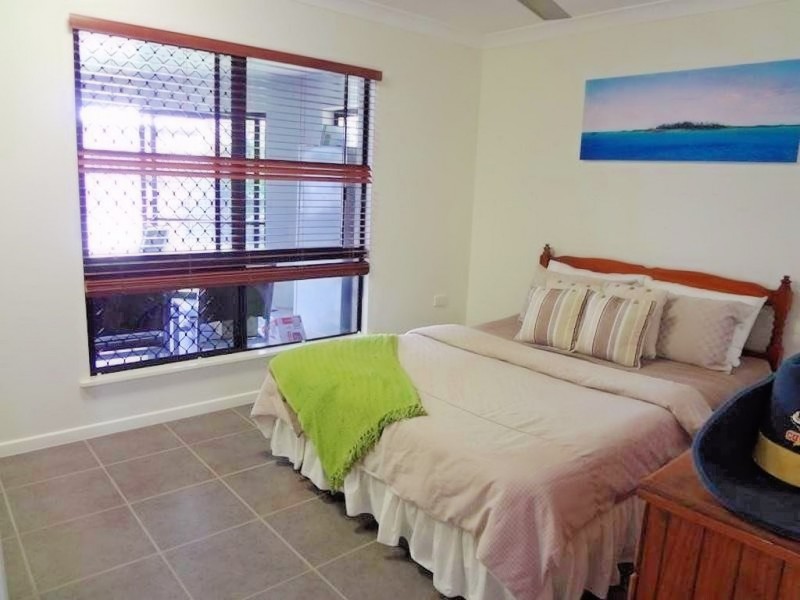 66 Shutehaven Circuit, Bushland Beach QLD 4818